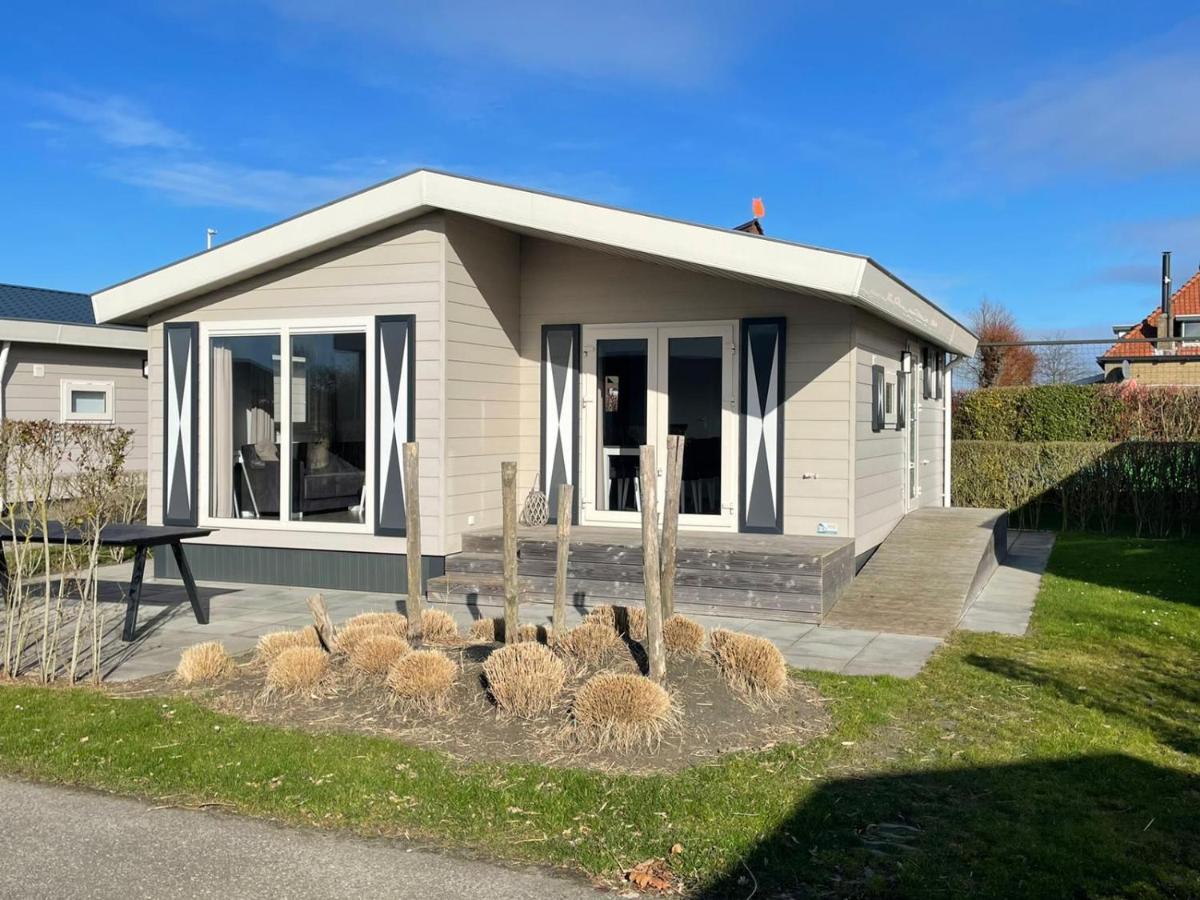 Chalet Op Gezellige Familiecamping Bij Zee Kamperland Kültér fotó