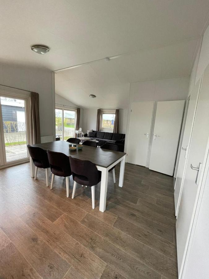Chalet Op Gezellige Familiecamping Bij Zee Kamperland Kültér fotó