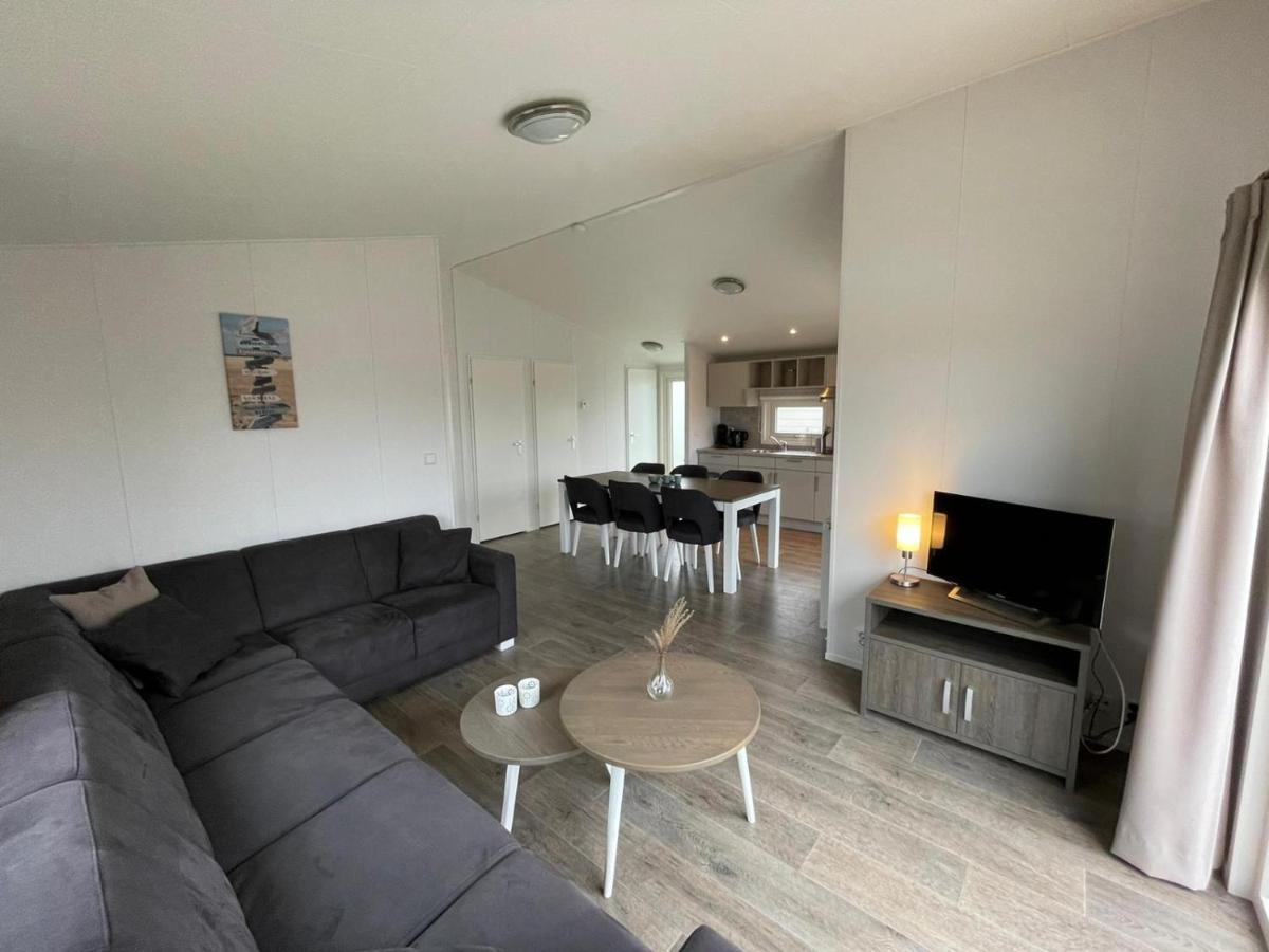 Chalet Op Gezellige Familiecamping Bij Zee Kamperland Kültér fotó