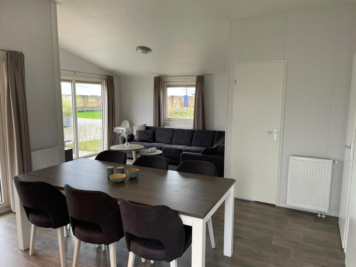 Chalet Op Gezellige Familiecamping Bij Zee Kamperland Kültér fotó