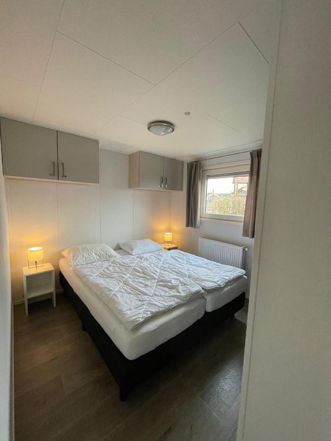 Chalet Op Gezellige Familiecamping Bij Zee Kamperland Kültér fotó