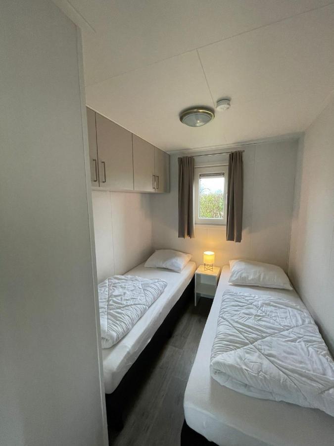 Chalet Op Gezellige Familiecamping Bij Zee Kamperland Kültér fotó
