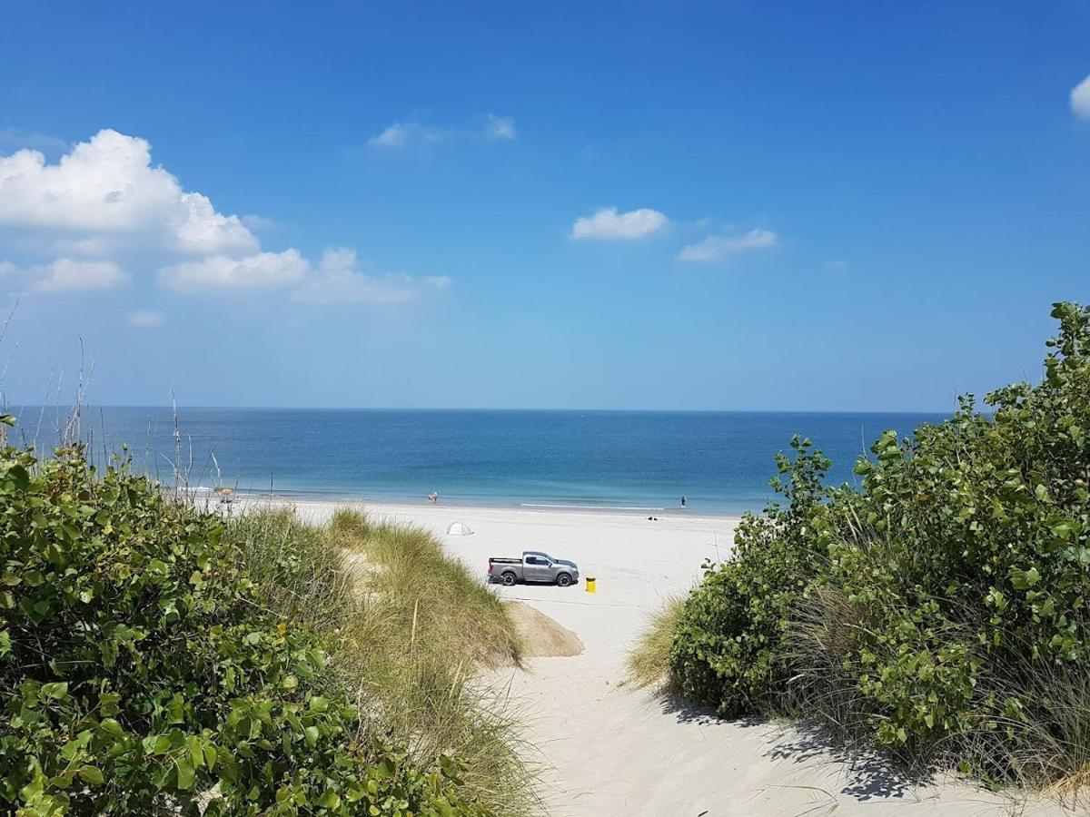 Chalet Op Gezellige Familiecamping Bij Zee Kamperland Kültér fotó