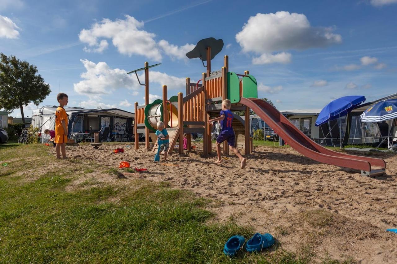 Chalet Op Gezellige Familiecamping Bij Zee Kamperland Kültér fotó