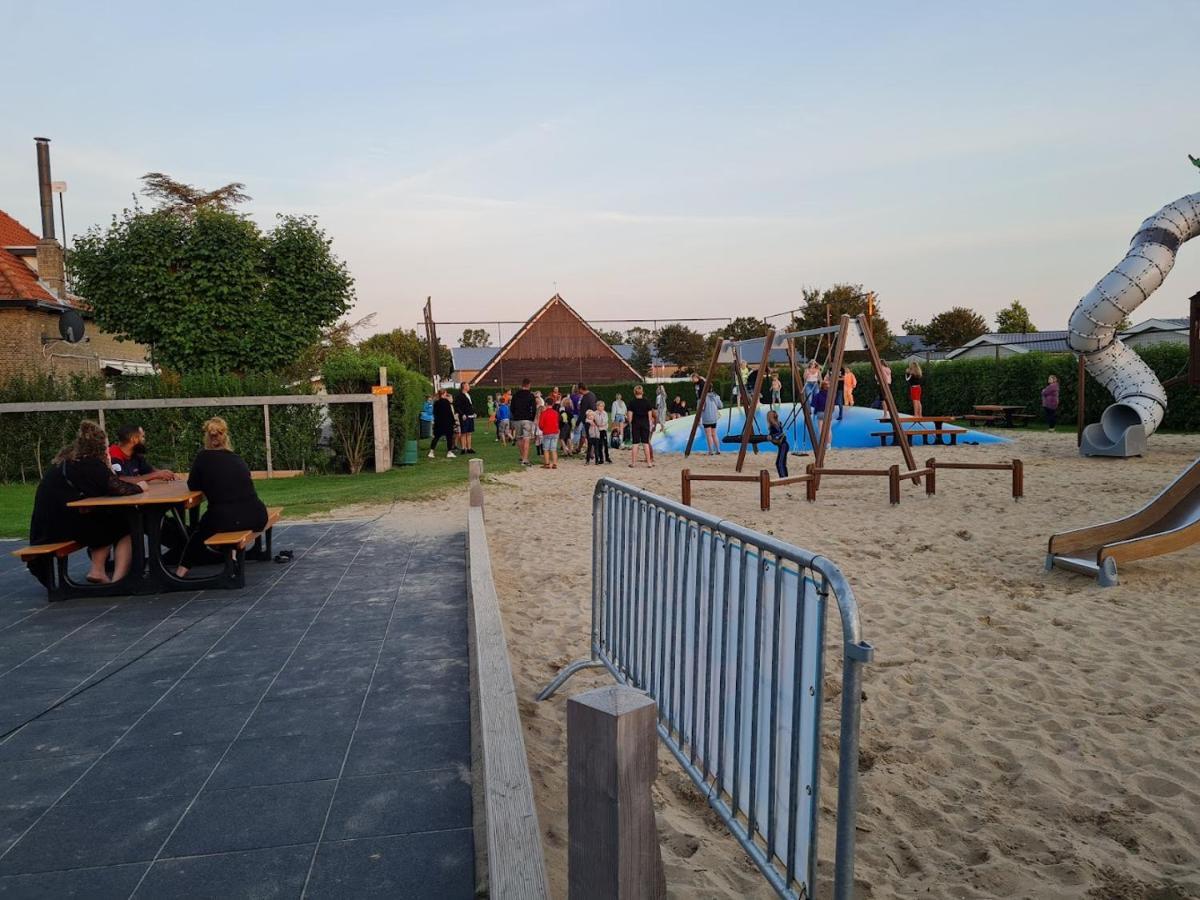 Chalet Op Gezellige Familiecamping Bij Zee Kamperland Kültér fotó